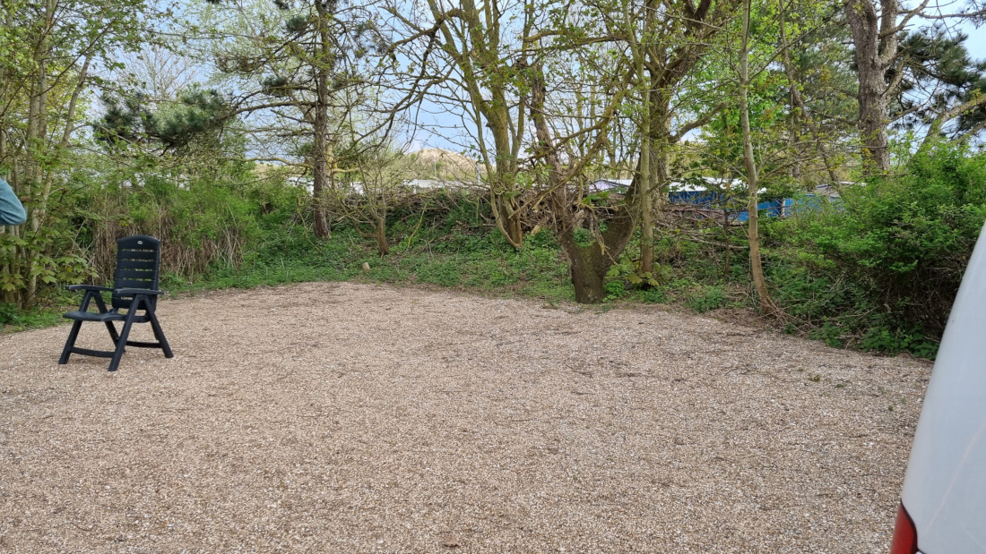 Draußen großer privater Bereich am Wohnwagen